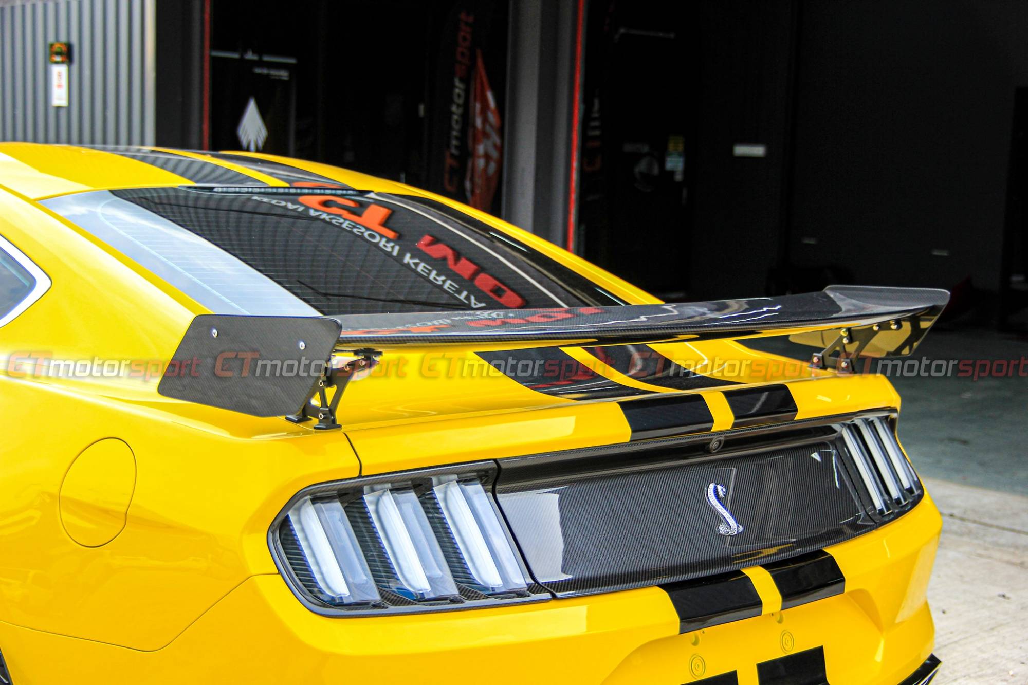 Ford Mustang 2.3 / 5.0 Installed GT500 GT Wing Spoiler