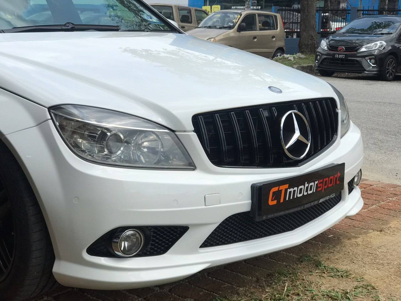 MercedesBenz W204 Installed GT Style Front Grill