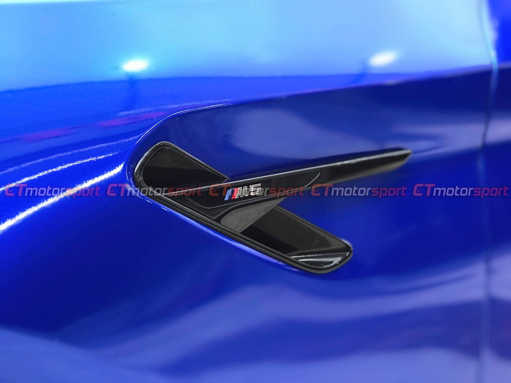 BMW G30 5 Series Installed M5 Side Fender with Air Vent