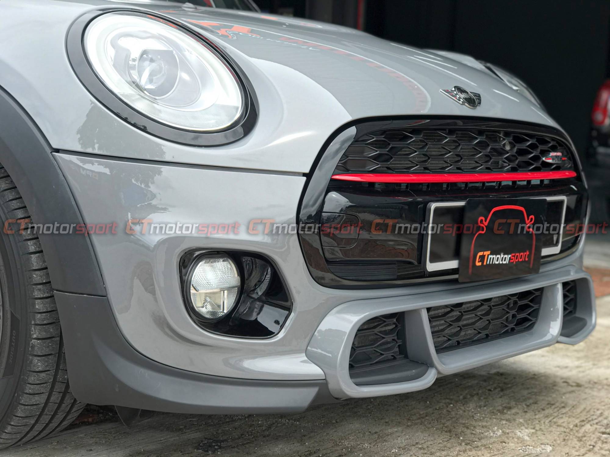 MINI Cooper / Cooper S F55 F56 Installed Trim Front Head Lamp