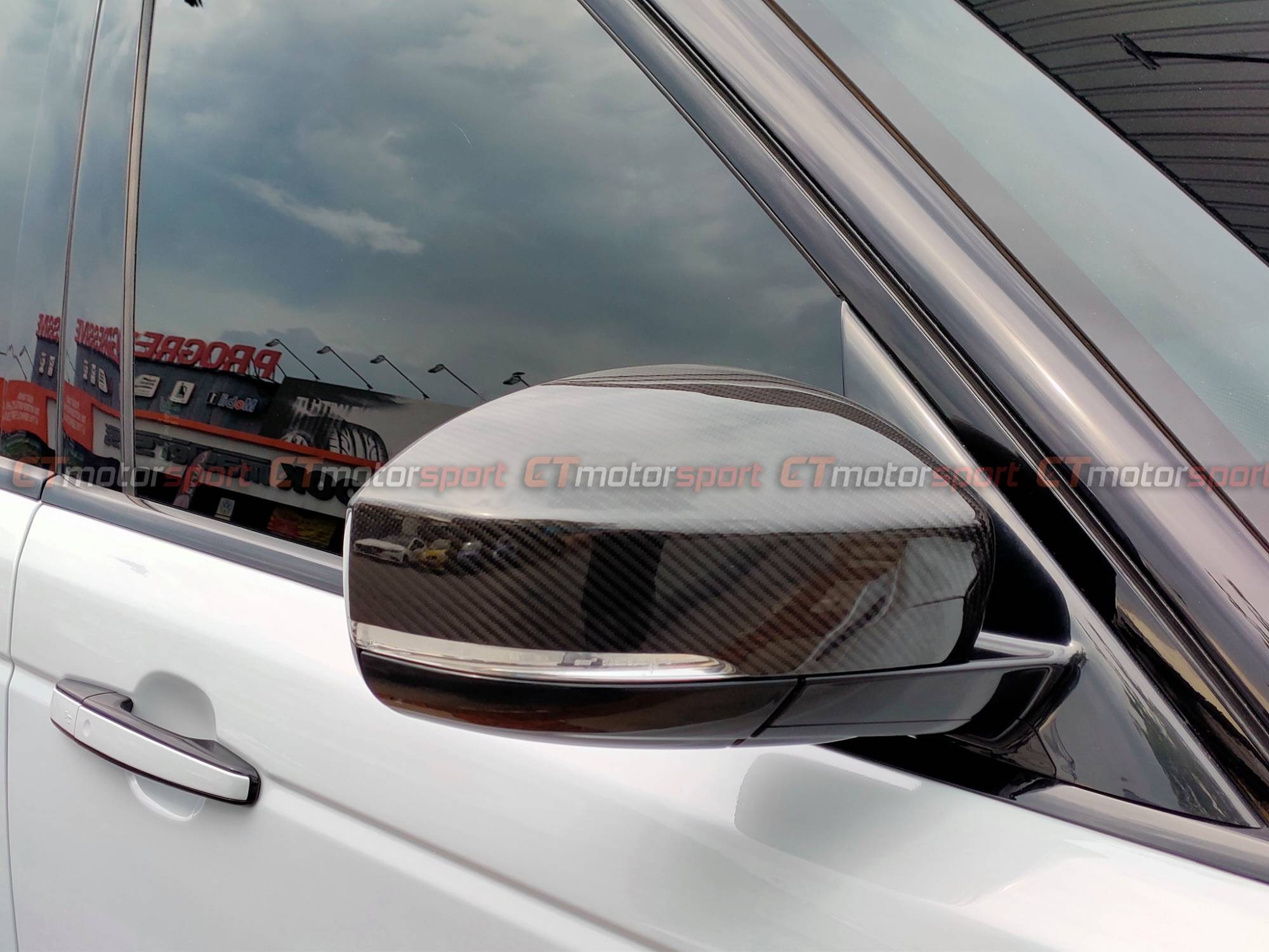 RANGE ROVER SPORTS SVR Installed Carbon Fiber Side Mirror Cover