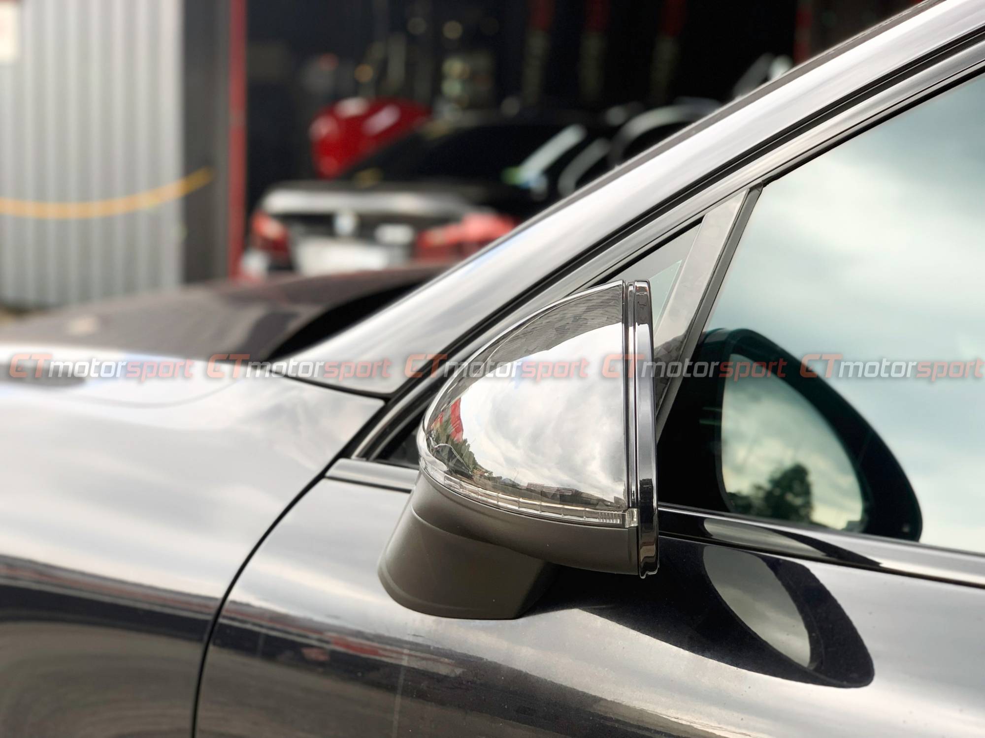 Porsche Cayenne Installed Carbon Side Mirror