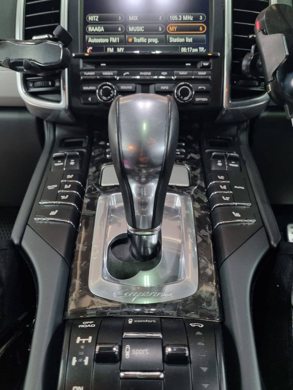 Porsche Cayenne Turbo Carbon Centre Console Interior Trim