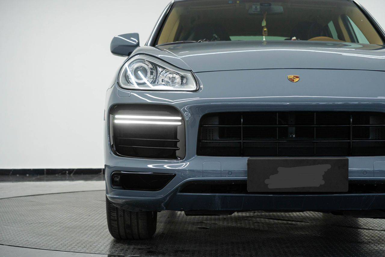 Porsche Cayenne 957 convert SD Style Front Bumper