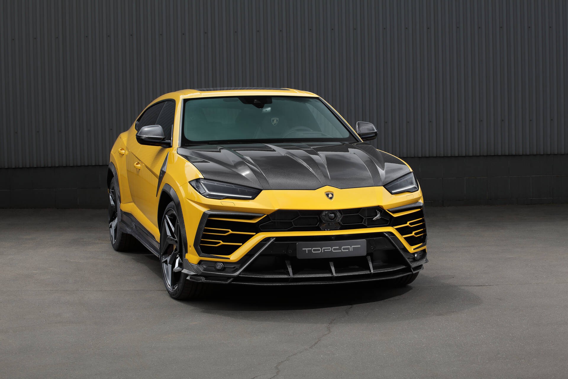 URUS Installed TopCar Style Carbon Fibre Kit