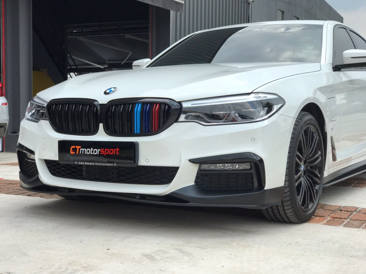 BMW G30 5 Series M-Performance Front Lip Bumper 