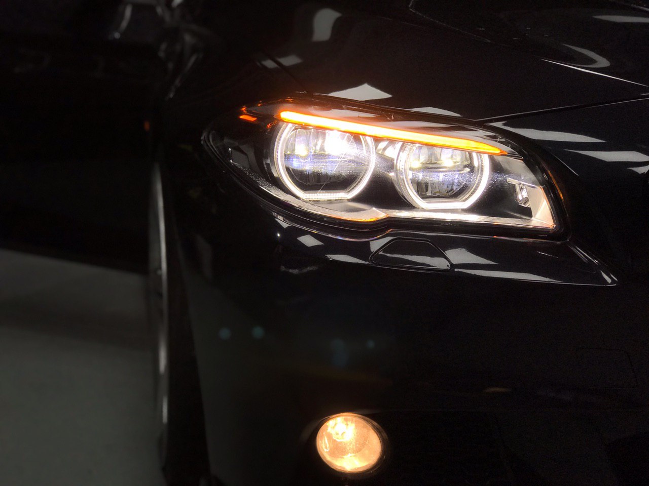 BMW F10 5 Series Pre-Facelift Installed Facelift Projector Head Lamp