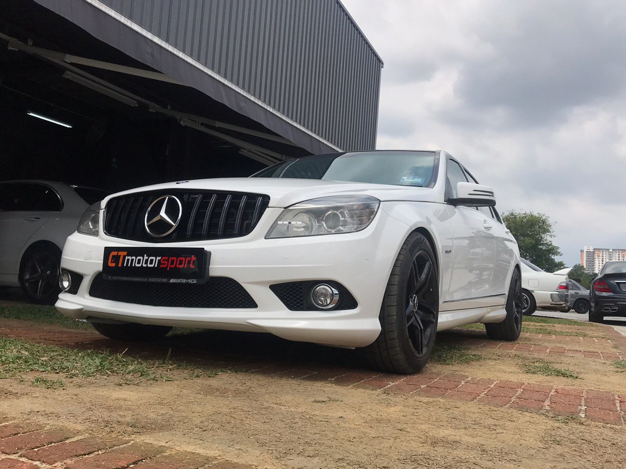 Mercedes Benz C-Class W204 Installed GT Style Front Grill 