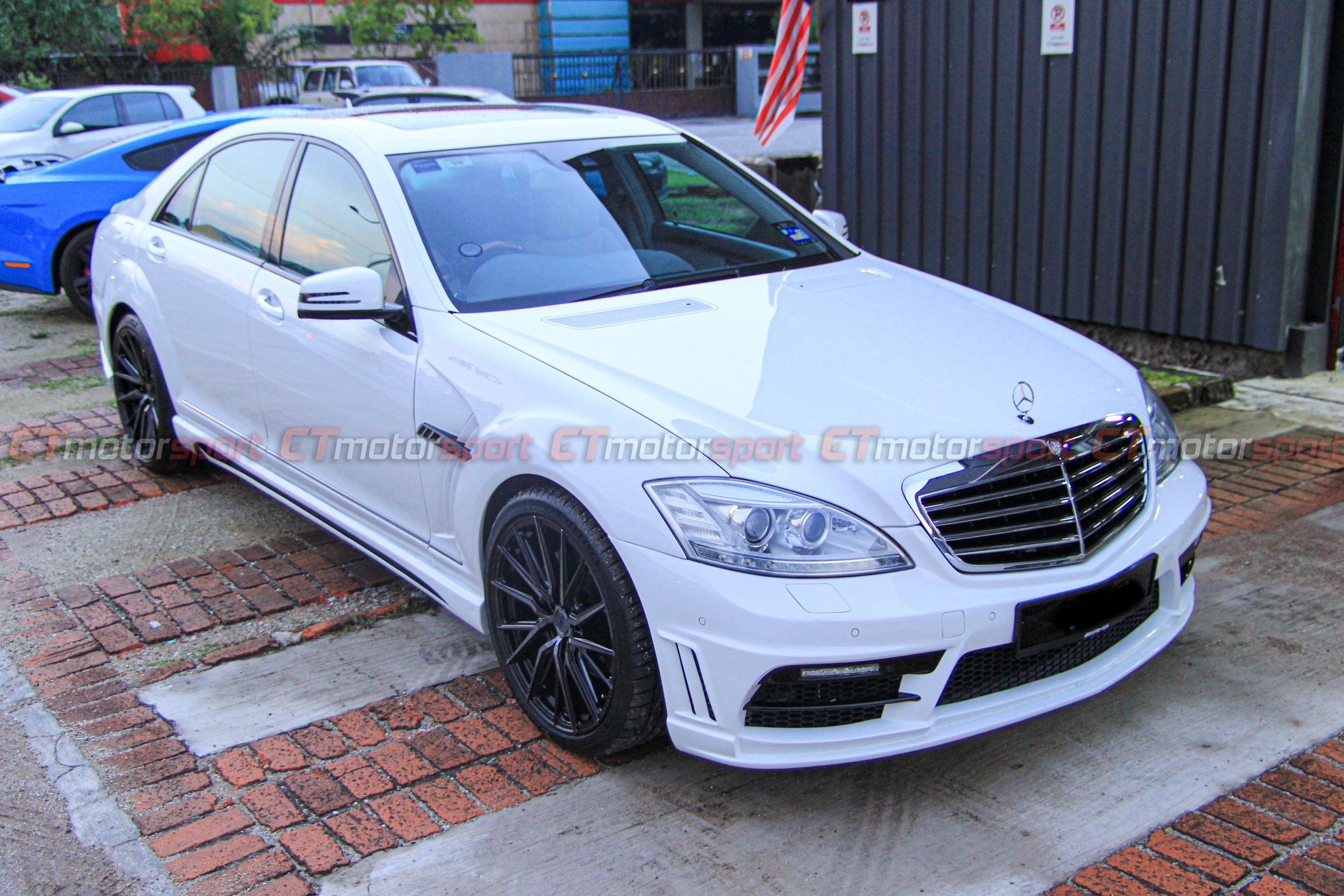 Mercedes-Benz W221 S-Class Installed Full Conversion WALD Black Bison Kit