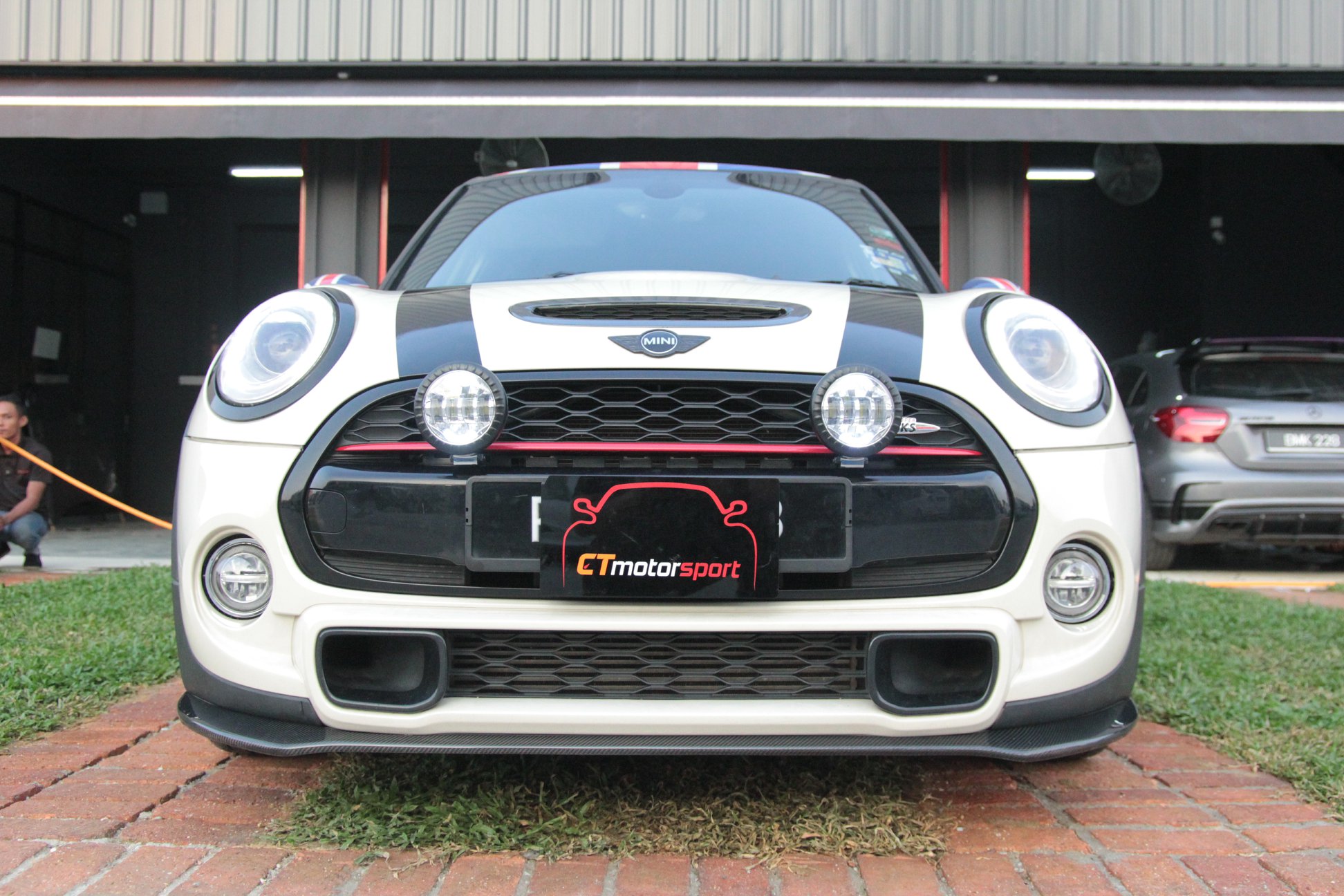 MINI Cooper / Cooper S F56 Installed MINI Driving Lights Front Grill