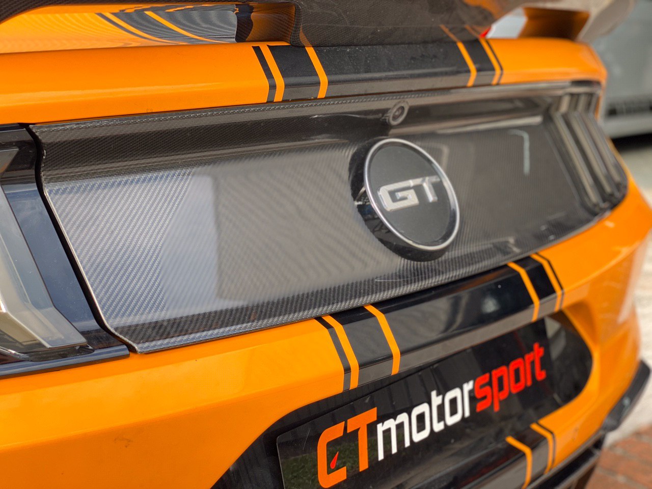 Ford Mustang 2.3 / 5.0 Installed Carbon Fiber Centre Rear Trunk