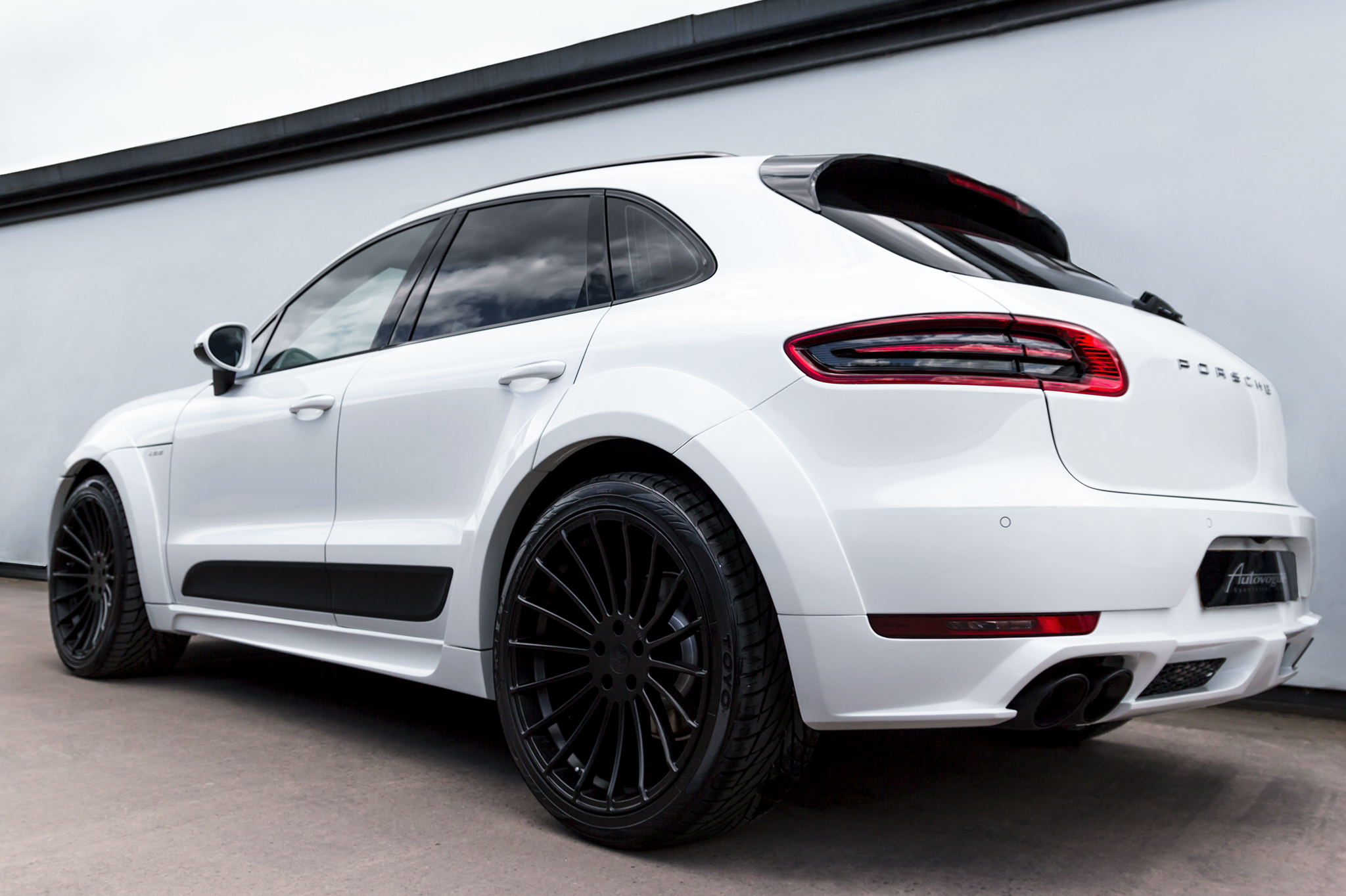 Porsche Macan Pre-Facelift Installed Roof Rear Spoiler