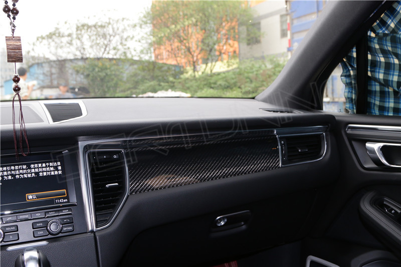 Porsche Macan Pre-Facelift Installed Interior Dry Carbon Fiber