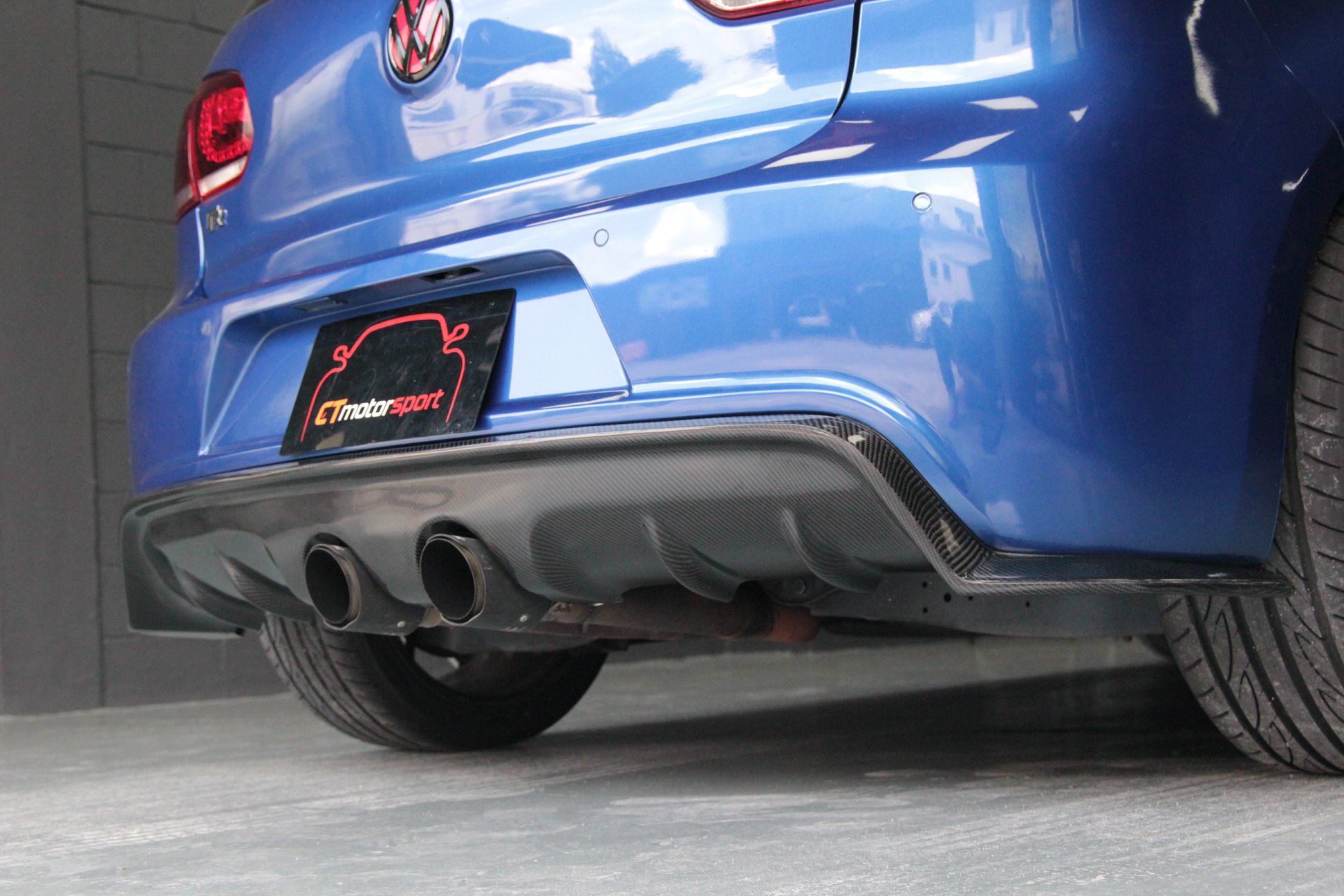 Volkswagen Golf MK6 Installed Carbon Fiber Rear Diffuser R20