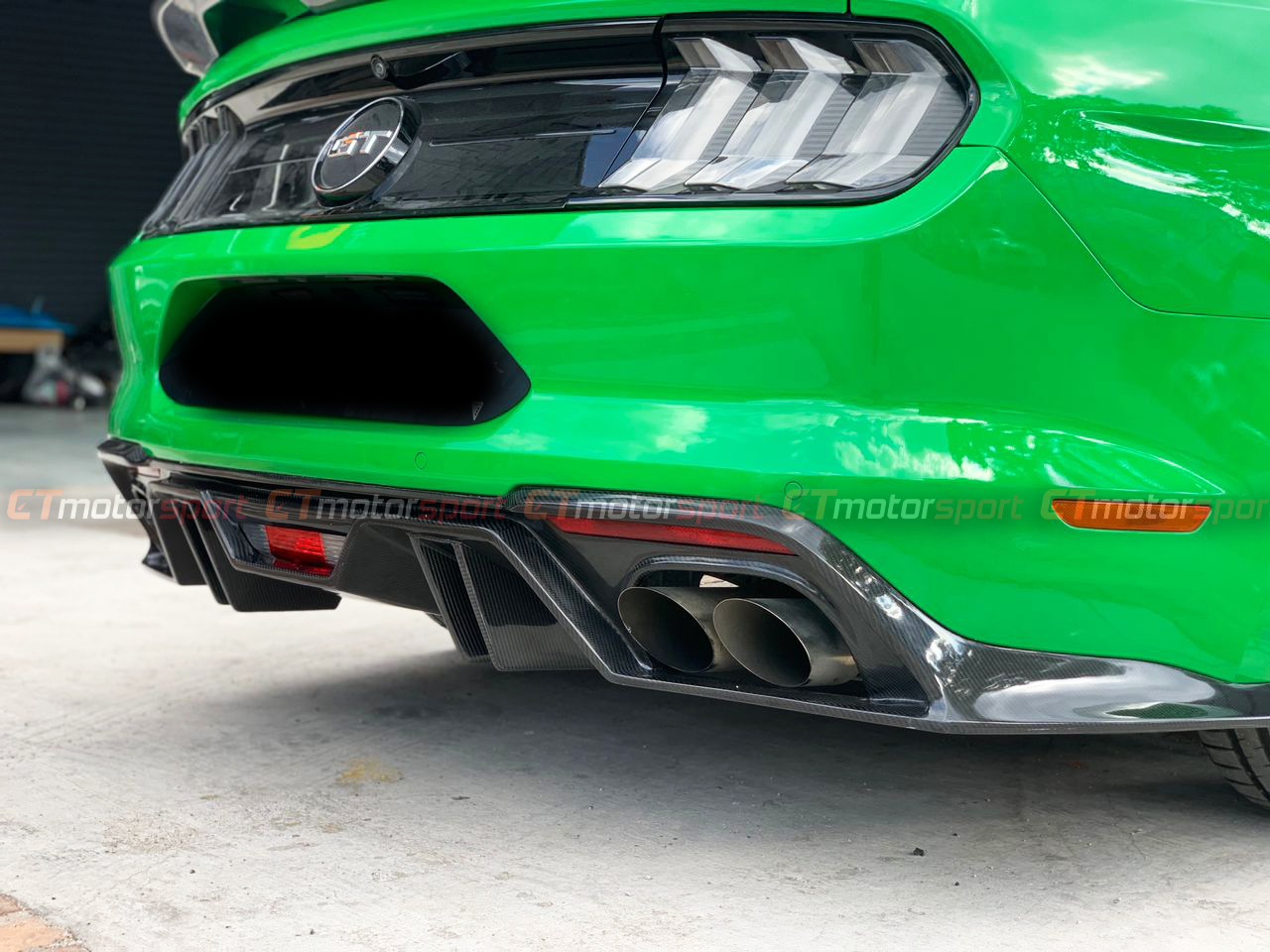 Ford Mustang Facelift 2.3 / 5.0 Installed Rear Diffuser Carbon Fiber 