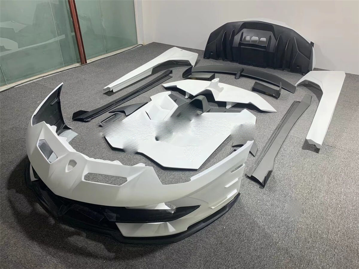Lamborghini Aventador LP700 Conversion To SVJ Half Carbon Fiber Kit Bodykit