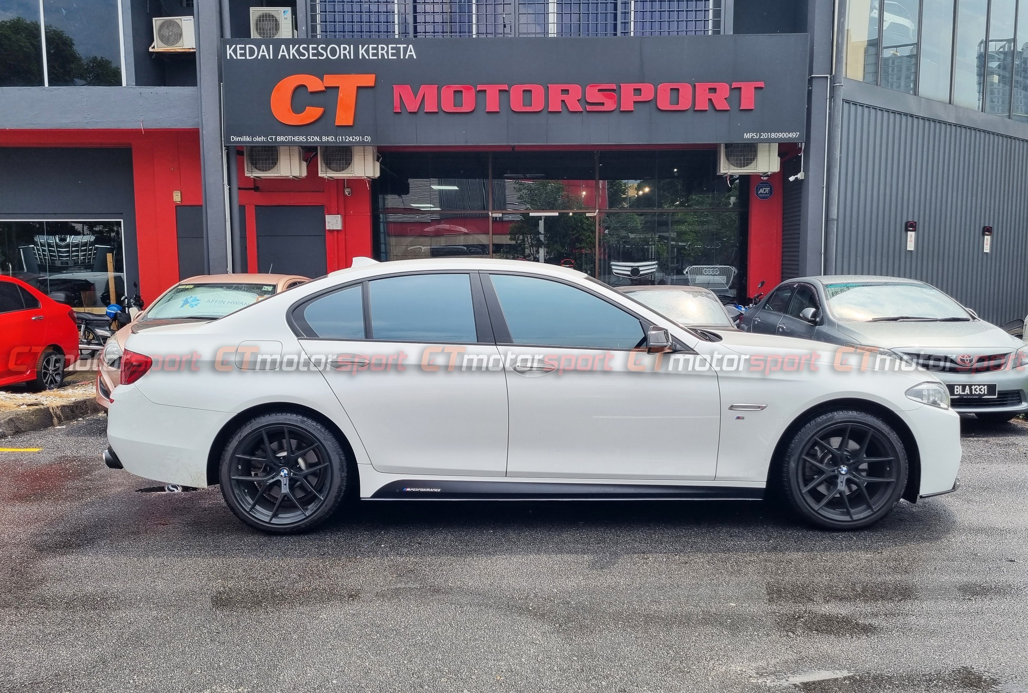 BMW F10 5 Series Installed M-Performance Carbon Fiber Side Skirt