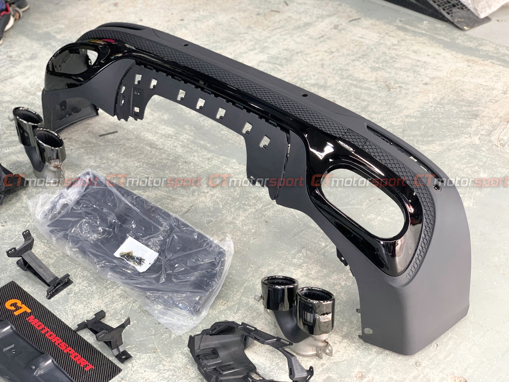 Mercedes Benz GLB 2020 X247 GLB45 Diffuser with Tail Pipe