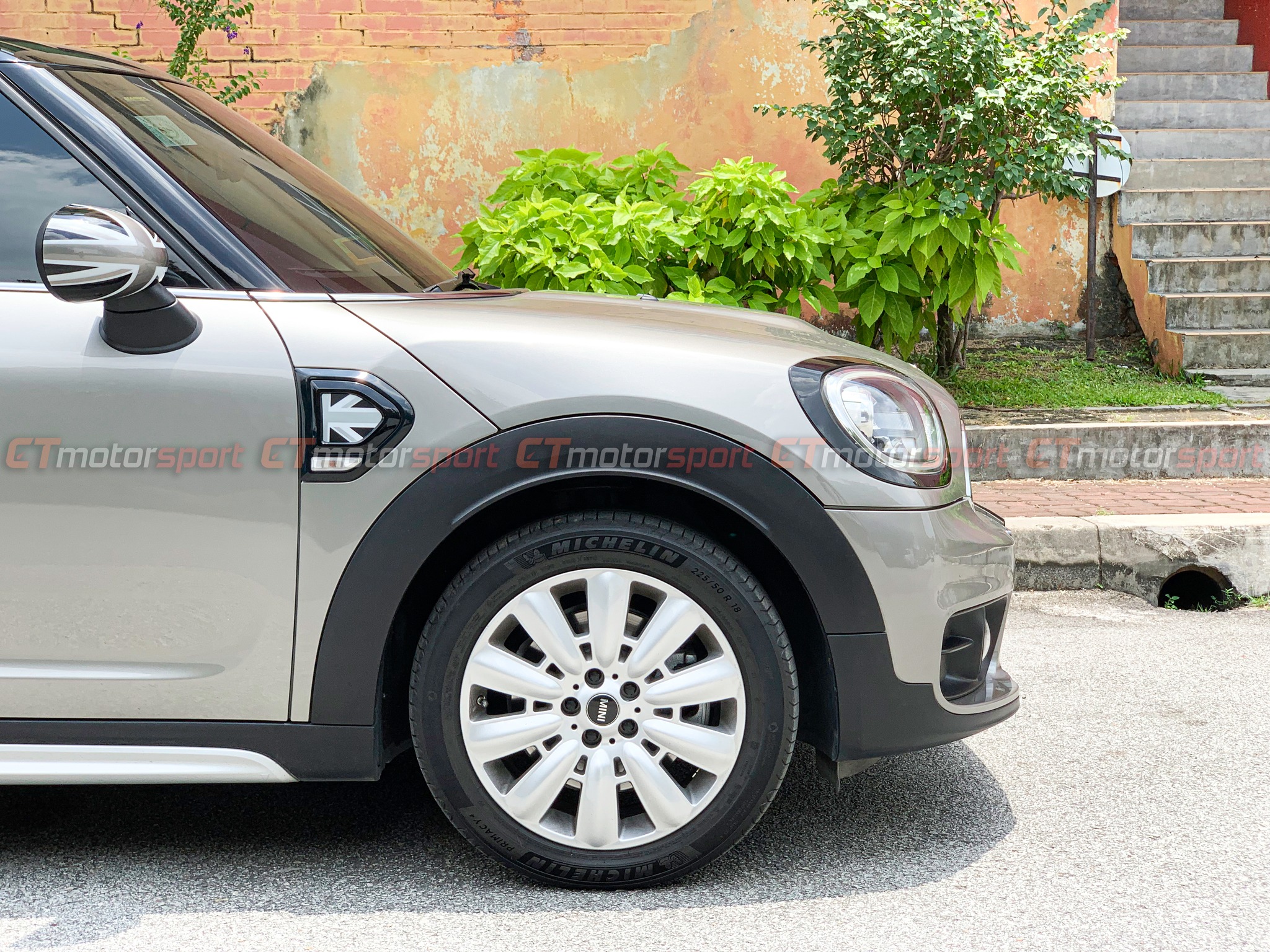 MINI Countryman F60 Installed Grey Jack Side Fender