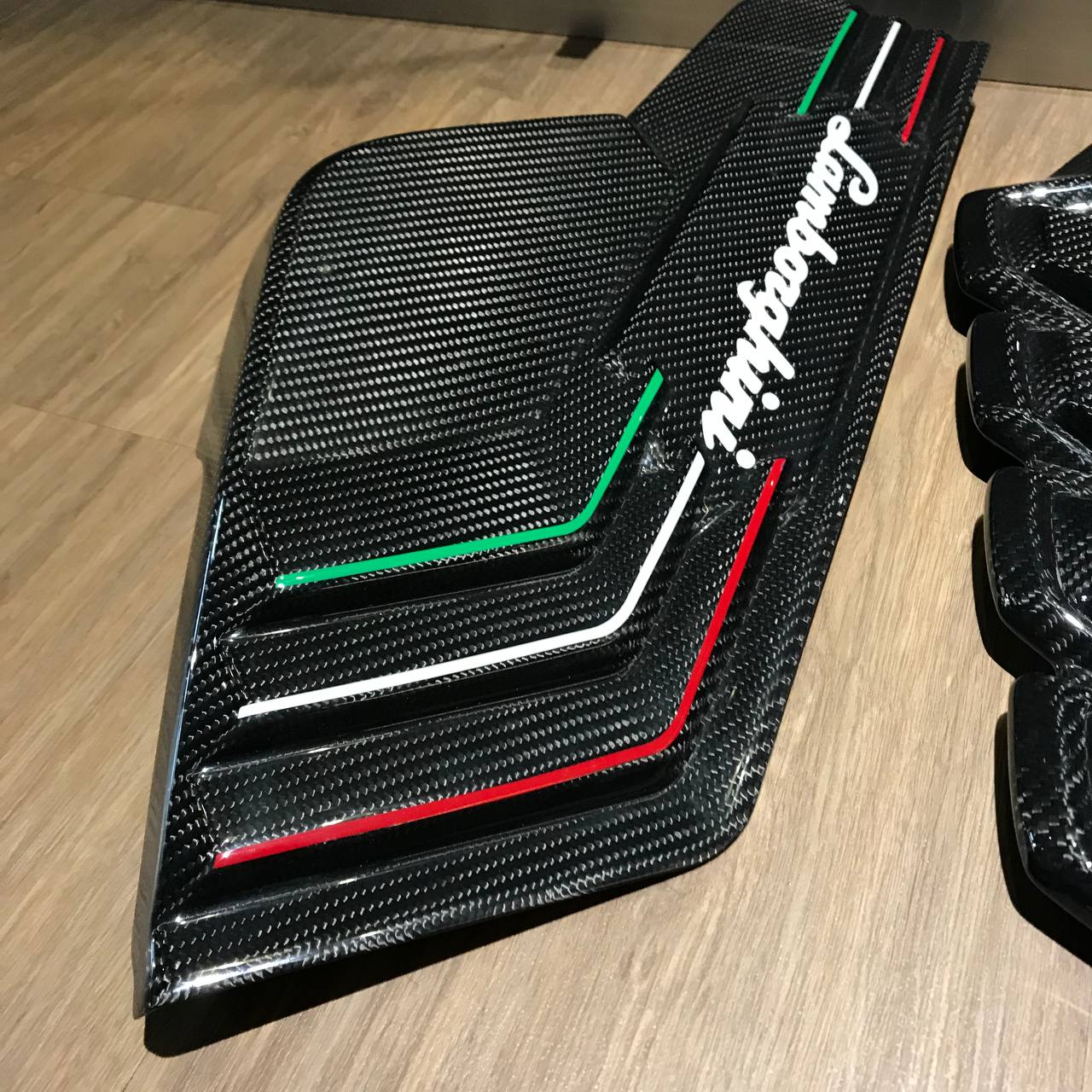 Lamborghini Uruz Dry Carbon Engine Cover