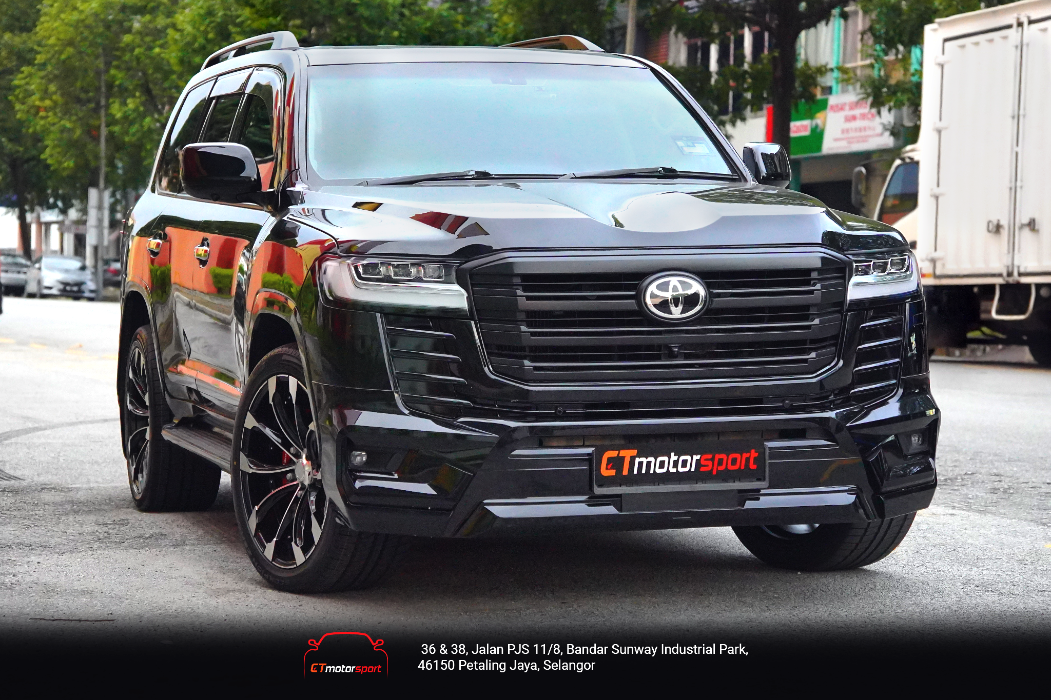 Toyota Land Cruiser LC200 Conversion LC300 Facelift