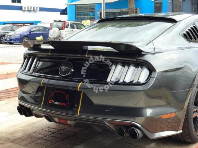 Ford Mustang Carbon Fiber Rear Roof Spoiler