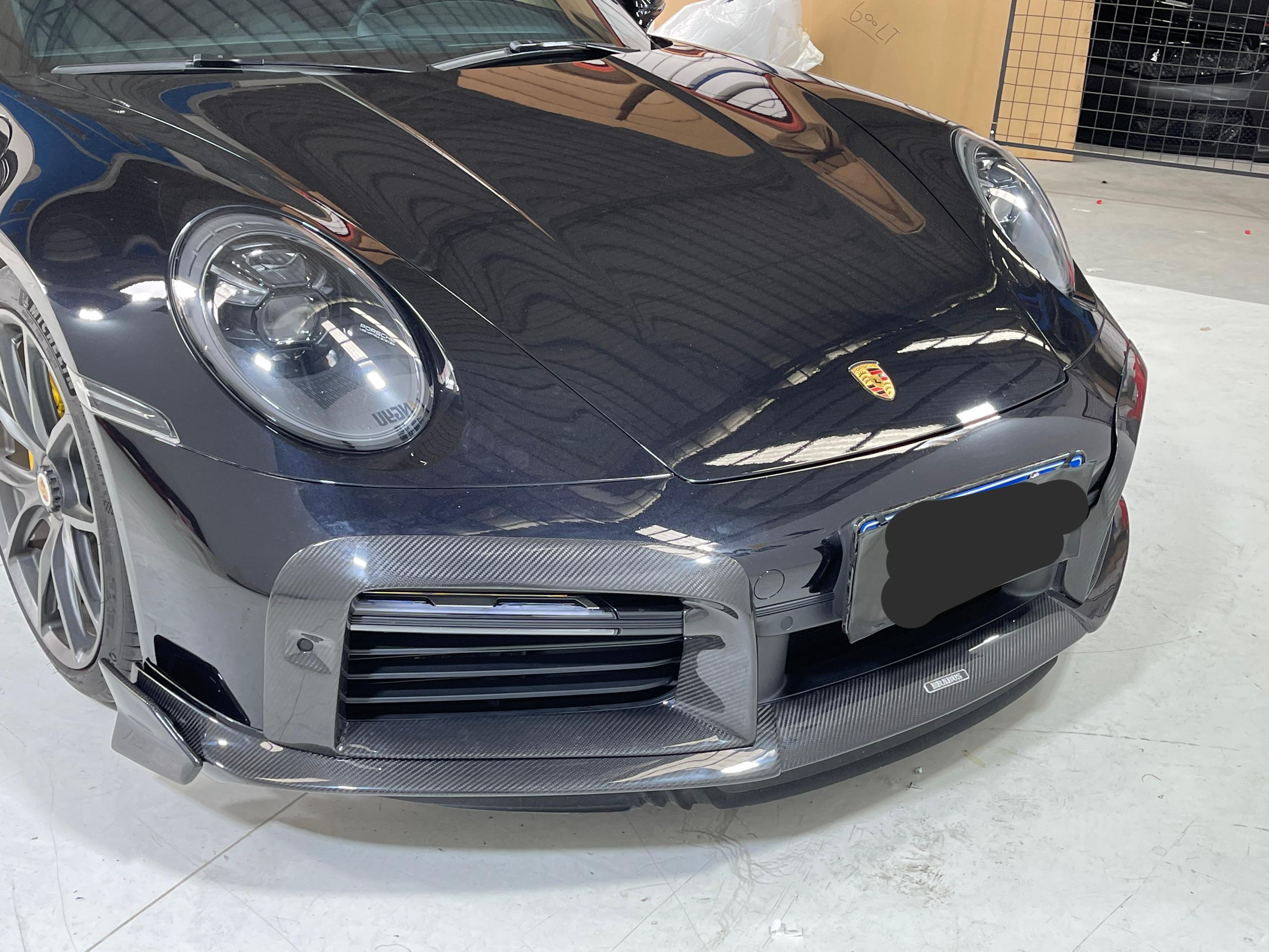 Porsche carrera 911 992 Brabus Dry Carbon Aerokit