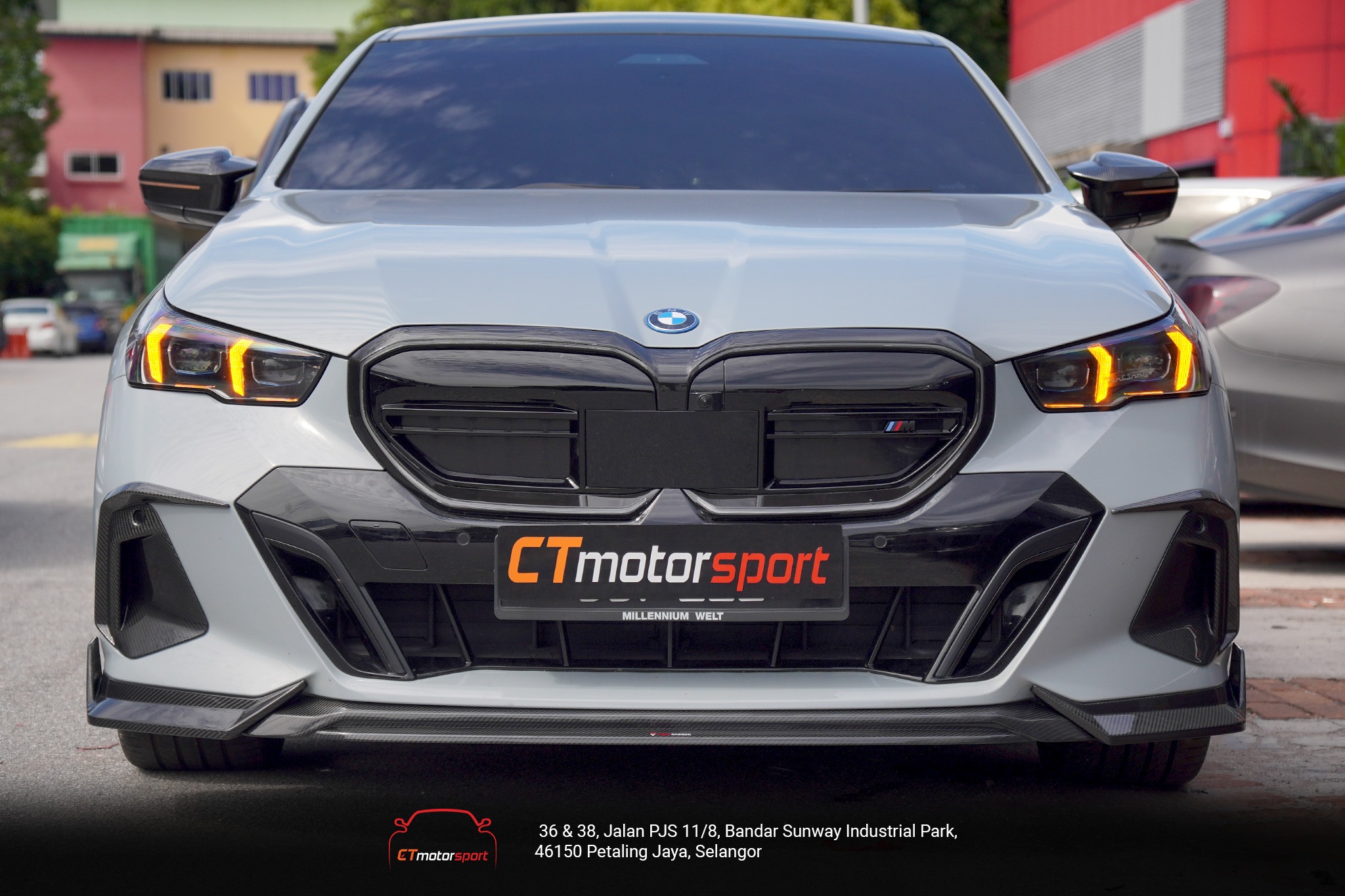 BMW G60 i5 5-Series TAKD CARBON Dry Carbon Fiber (Front Air vent)