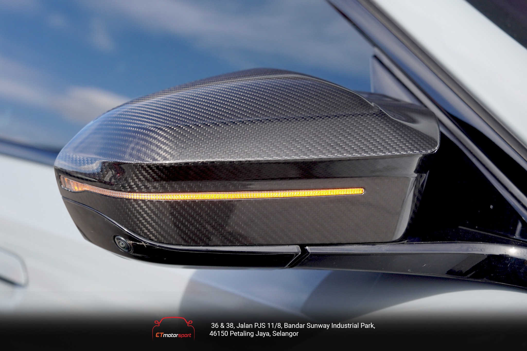 BMW G60 i5 5-Series TAKD CARBON Dry Carbon Fiber (Side Mirror)