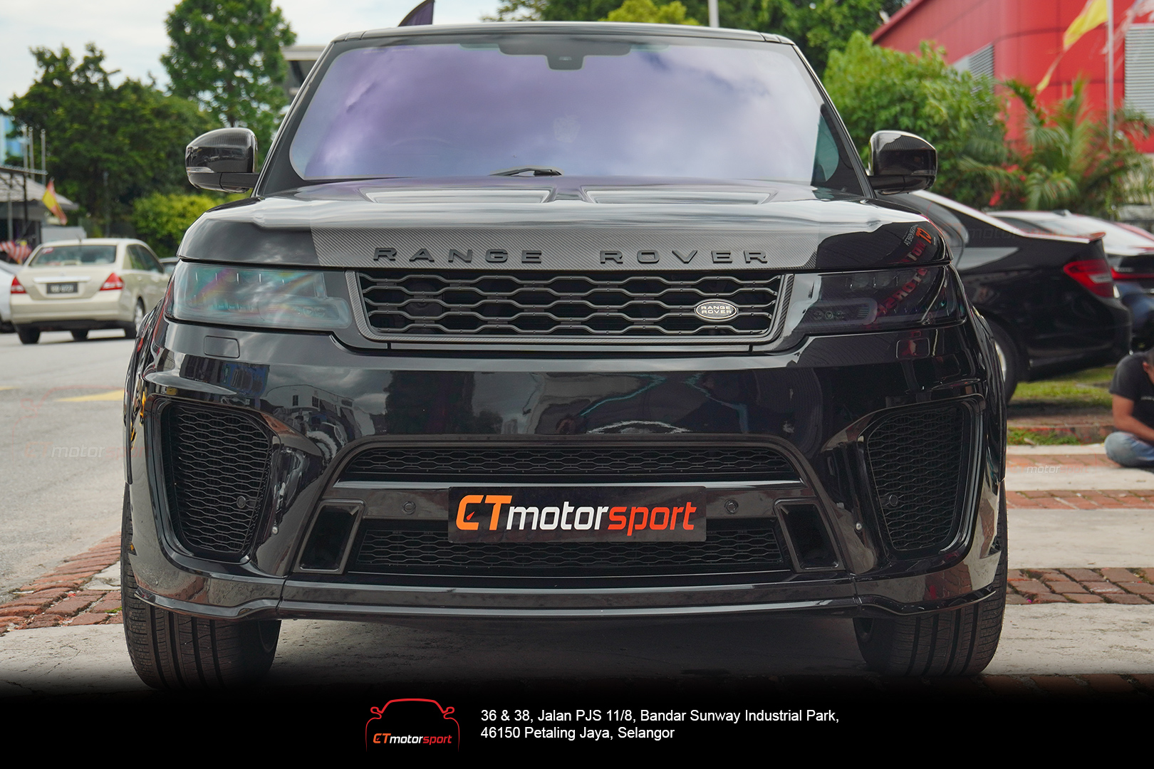 Range Rover Sport Conversion SVR 2018 Facelift Bodykit with Carbon Fiber Pack