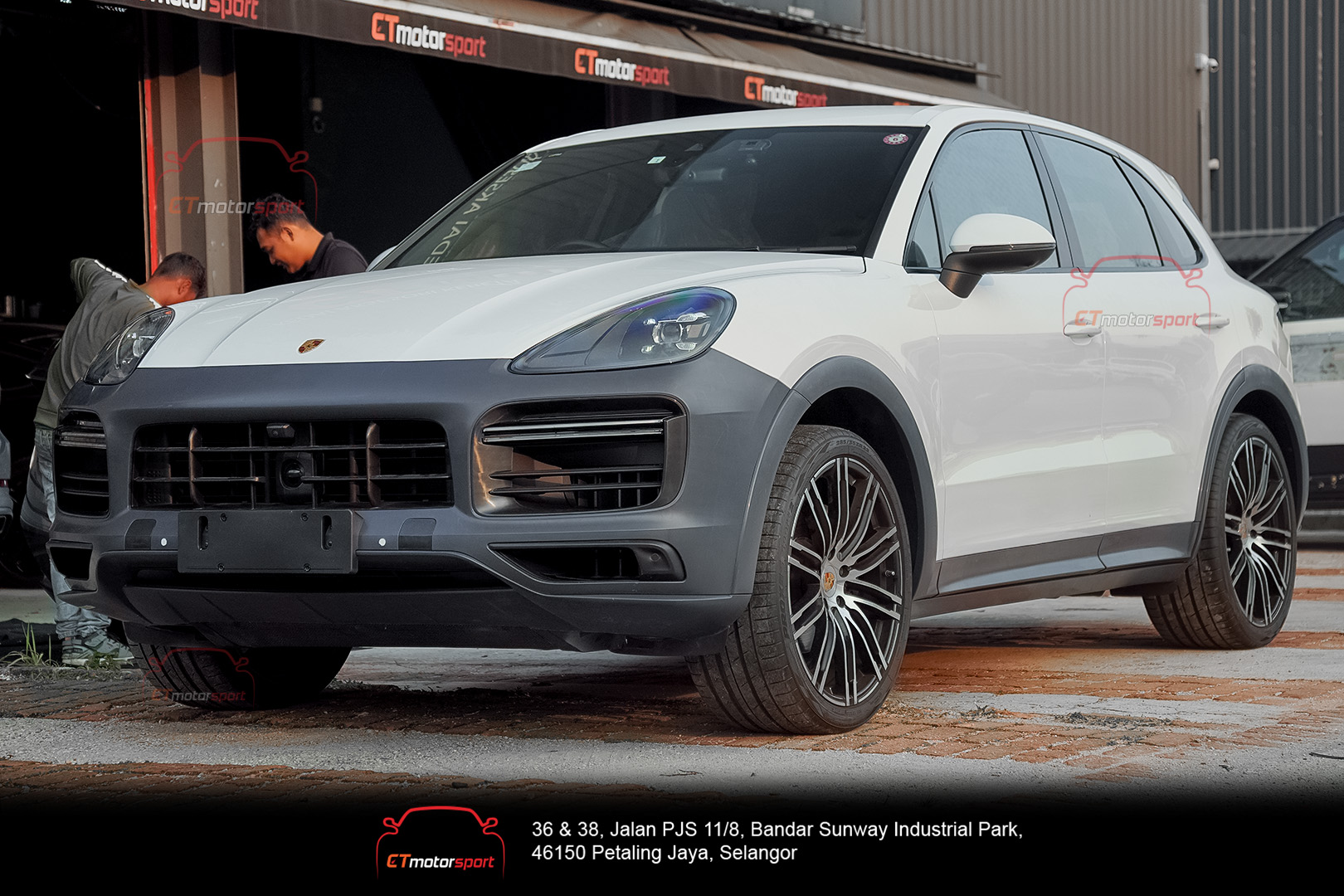 PORSCHE CAYENNE 9Y0.1 UPGRADE GTS BODYKIT SET
