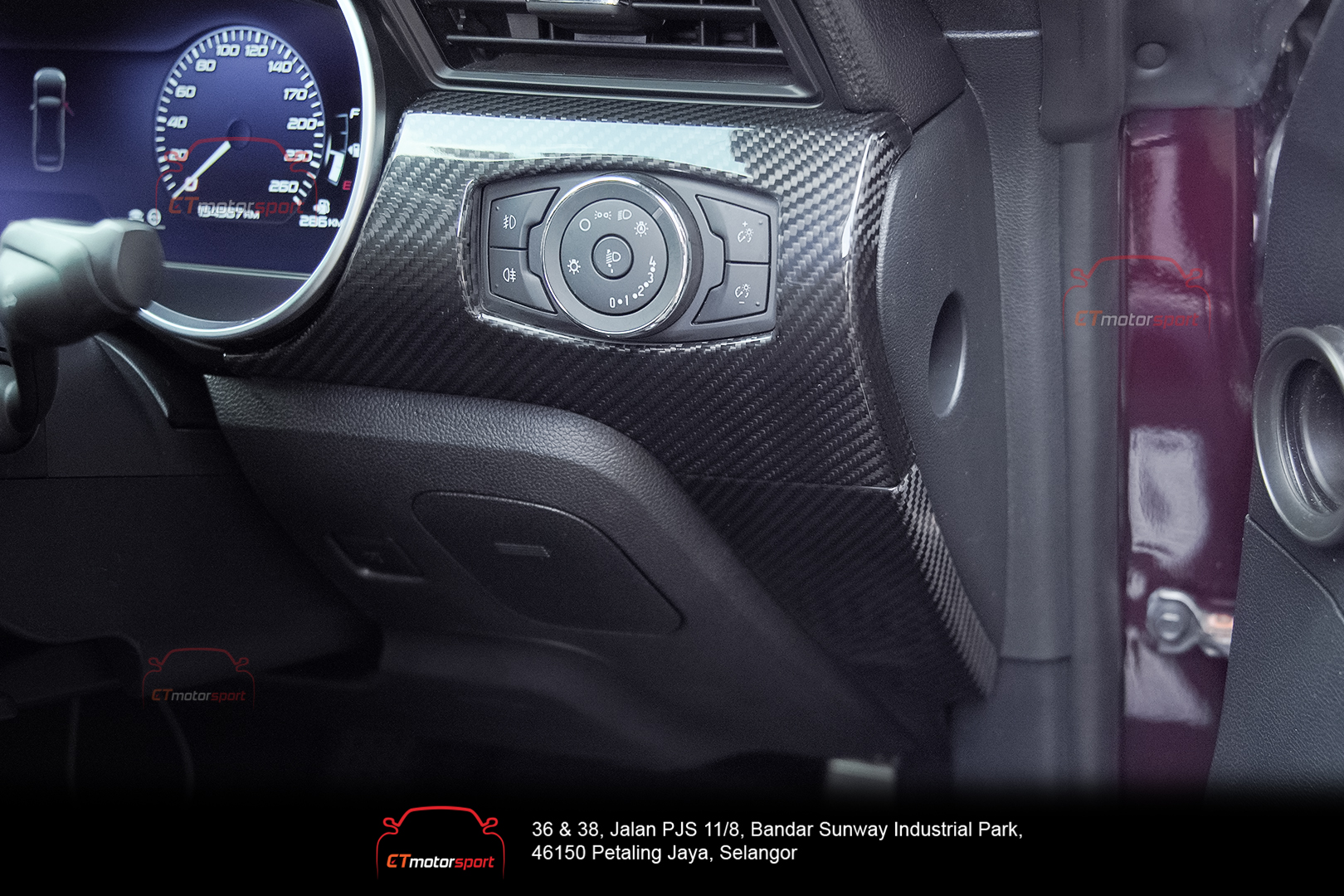 Mustang PreFacelift Carbon Fiber interior