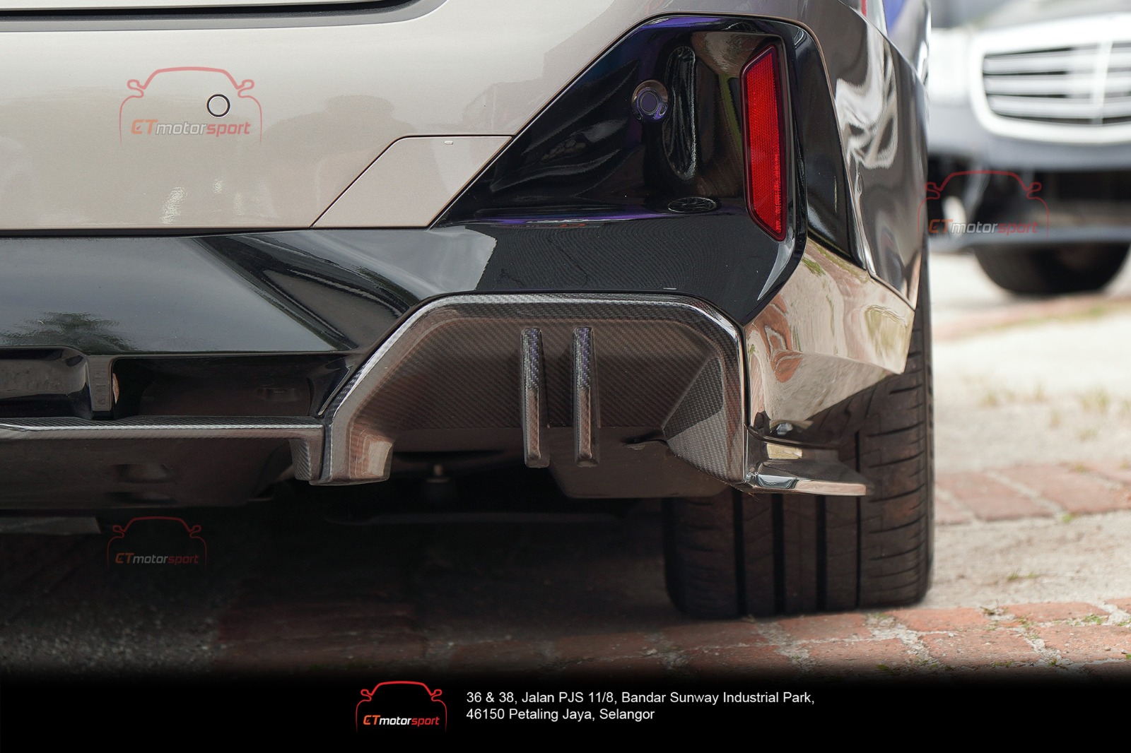 BMW 5 SERIES i5 G60 SOOQOO DIFFUSER WITH BRAKE LIGHT