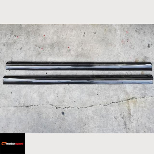 Mercedes W204 AMG C63 Carbon Revo Style Side Skirt 