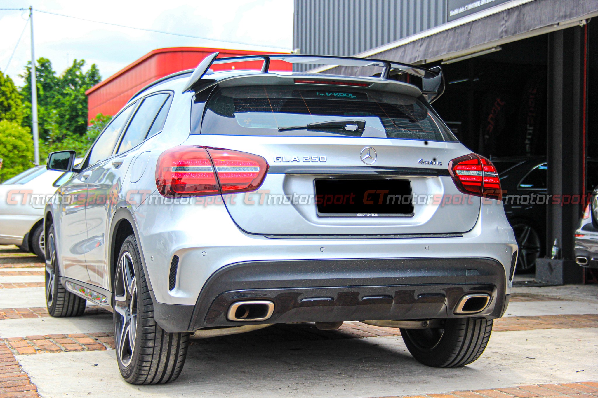 Mercedes Benz GLA Pre-Facelift [ X156 ] Installed GLA45 AMG Carbon Spoiler